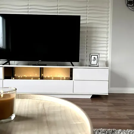 Apartment Mid - Century *