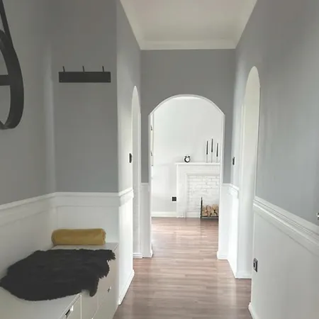 Mid - Century Apartman *